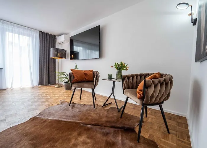 City Wohnung Fn L 5 Klimatisiert Mit Balkon Und Kueche
