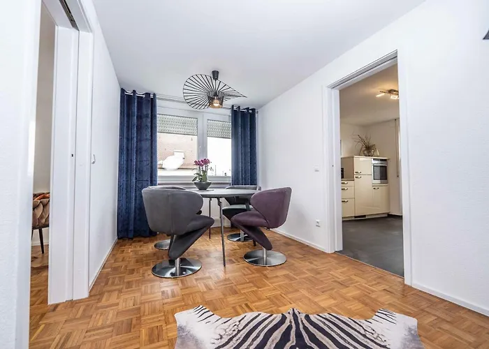 City Wohnung Fn L 5 Klimatisiert Mit Balkon Und Kueche
