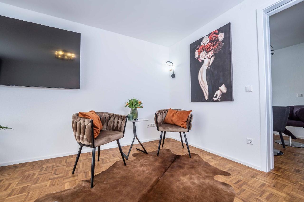Apartment Fn L 5 Klimatisiert Mit Balkon Und Kueche *