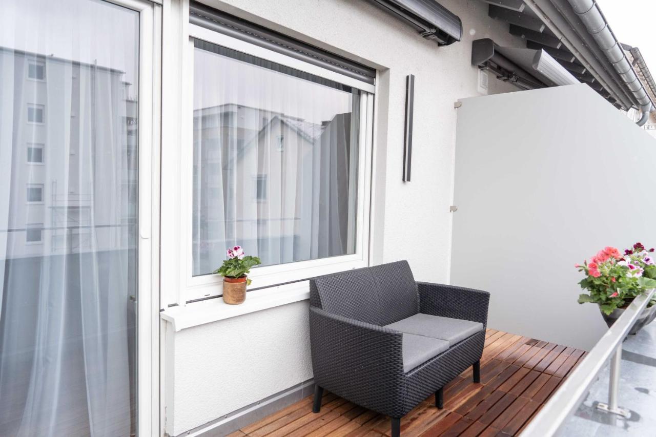 Fn L 5 Klimatisiert Mit Balkon Und Kueche *
